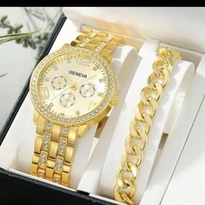*NEW* Mens gold flashy diamond big faced watch with matching bracelet